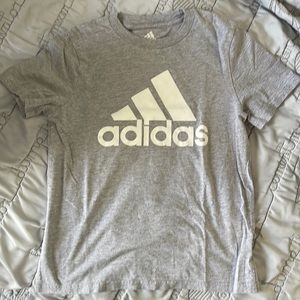 Boy’s Adidas Gray Shirt S(8)